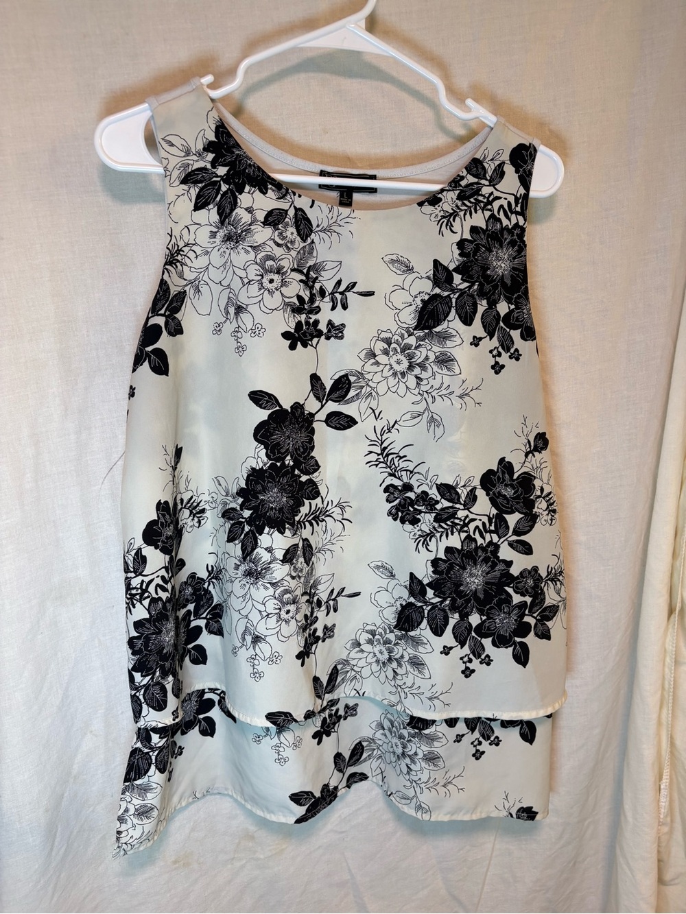 Diane Gilman Women’s Scoop Neck Ivory Black Sleeveless Floral Blouse Size L